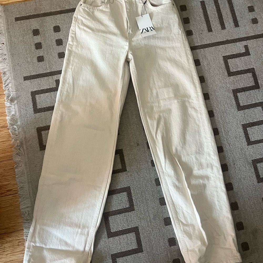 Zara Cream Straight Leg Jeans for Effortless Style